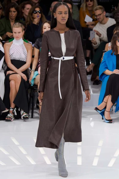 Look 13